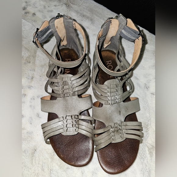 Roan Flat Distressed Gray Gladiator Sandals with Ankle Straps Size 9 - Picture 2 of 9